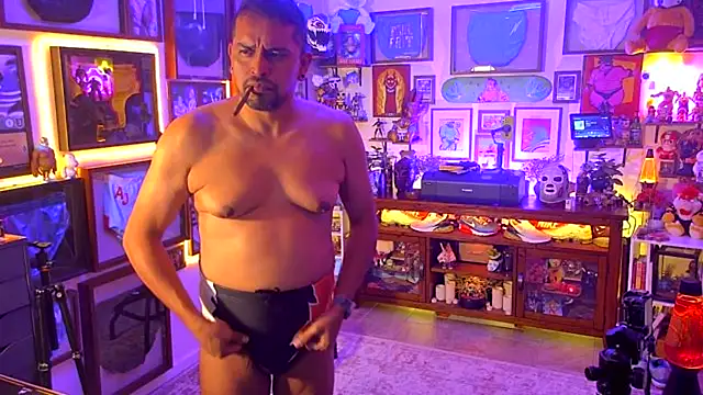 Briefs bud online show from November 26, 2:44 am