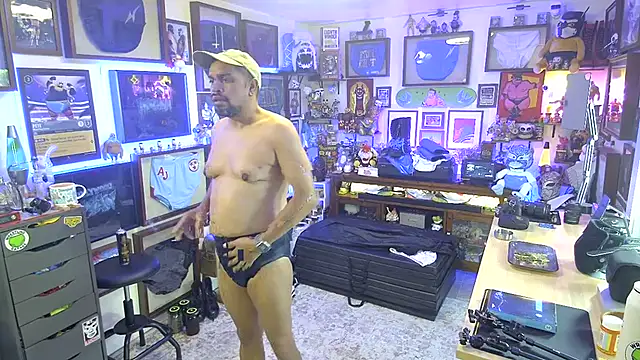 Briefs bud online show from April 12, 10:13 pm