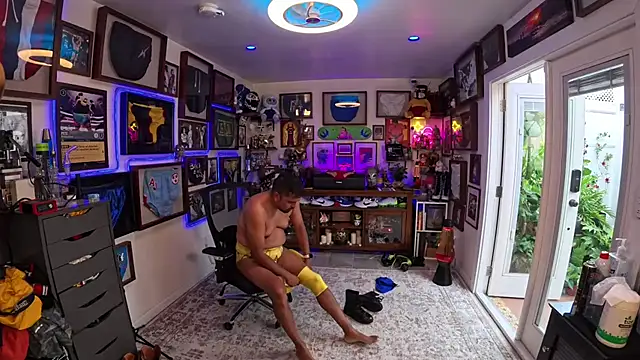 Briefs bud online show from September 13, 3:56 pm