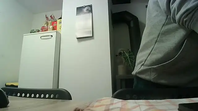 ScalicHat69 online show from December 17, 7:24 am