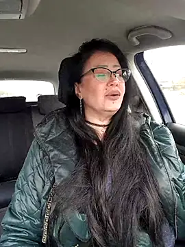 x  KHALEESI  x online show from November 14, 9:24 am