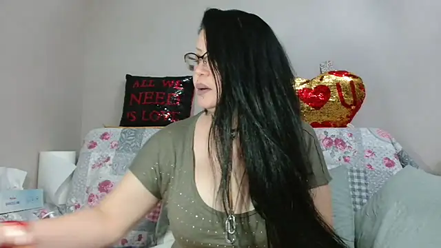 x  KHALEESI  x online show from November 12, 10:13 pm