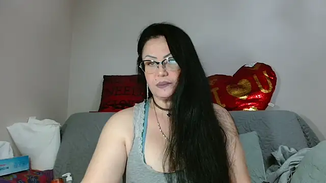 x  KHALEESI  x online show from October 22, 5:45 pm