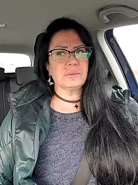 x  KHALEESI  x online show from October 21, 7:30 am