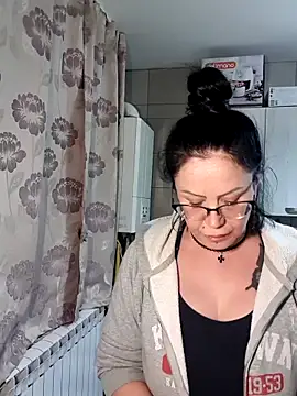 x  KHALEESI  x online show from November 20, 5:46 pm