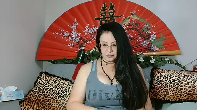 x  KHALEESI  x online show from July 25, 2:19 am