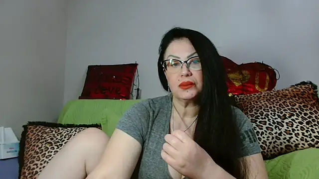 x  KHALEESI  x online show from February 1, 11:37 pm