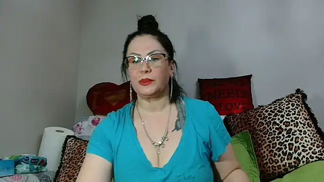 x  KHALEESI  x online show from March 3, 9:05 pm