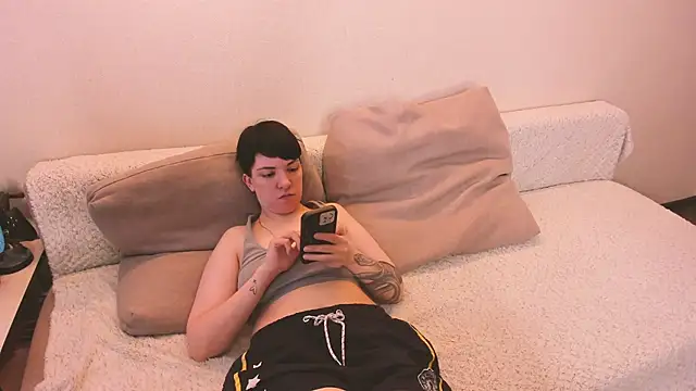 secret dreams   online show from May 21, 8:23 am