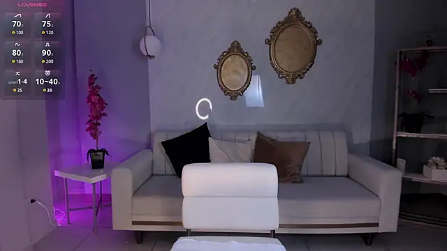Snapshot of NiaHolland chatting on February 25, 8:00 pm NiaHolland online show from February 25, 8:00 pm