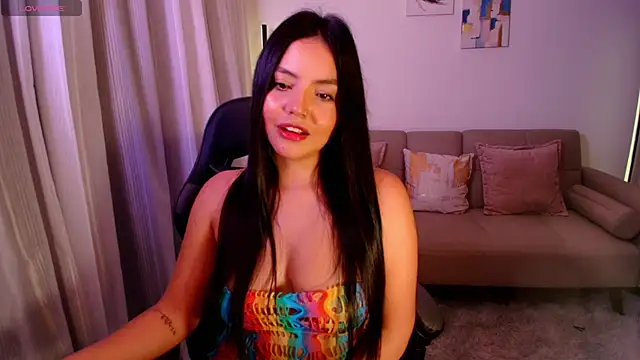 Snapshot of NinaMichelle chatting on November 11, 11:09 pm NinaMichelle online show from November 11, 11:09 pm