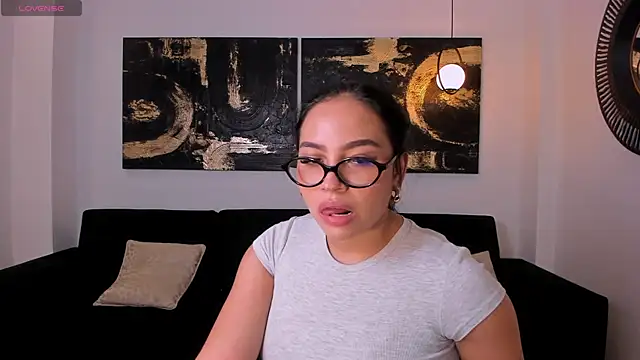 MollyJones  online show from July 14, 7:31 pm