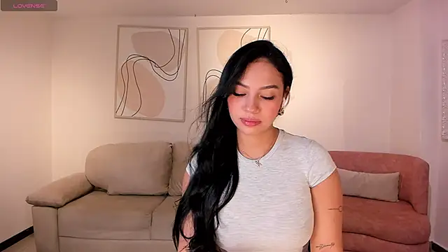 MollyJones  online show from May 22, 7:01 pm