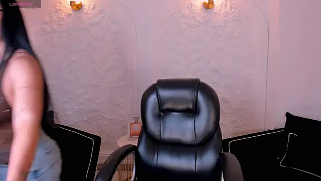 MollyJones  online show from June 9, 7:37 pm