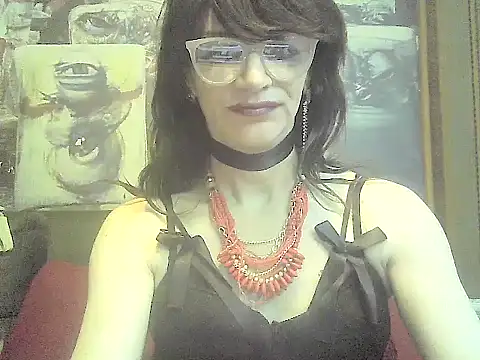 Snapshot of TheBlackWtch chatting on July 4, 6:53 am TheBlackWtch online show from July 4, 6:53 am