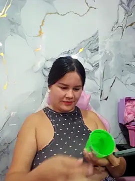 sweet lucia online show from February 8, 4:48 pm