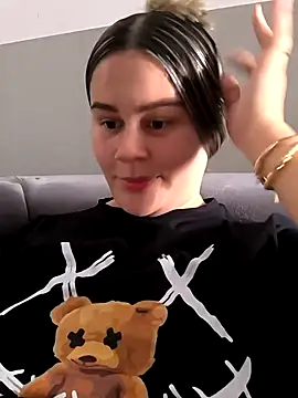 sweet lucia online show from January 11, 4:57 pm