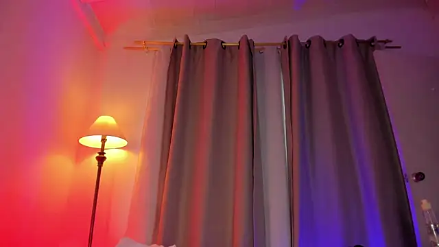 Snapshot of hot_booty_ chatting on October 30, 10:28 pm hot booty online show from October 30, 10:28 pm