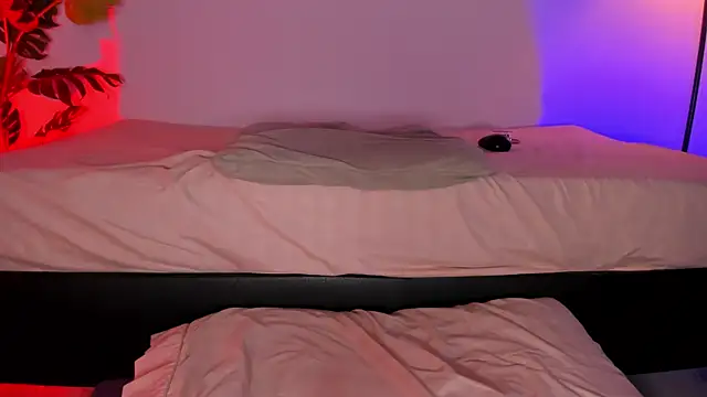 hot booty  online show from January 9, 11:22 pm