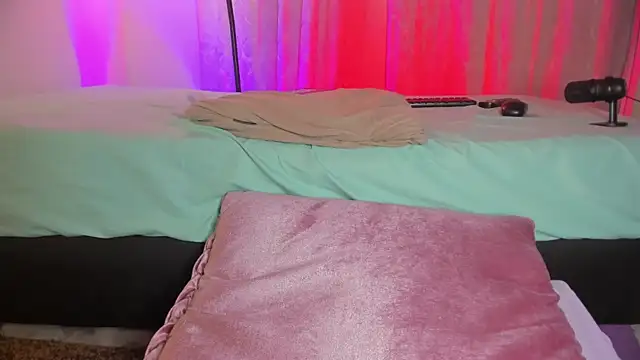 hot booty  online show from March 15, 12:02 pm