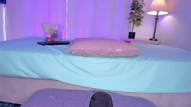 hot booty  online show from February 15, 8:34 pm