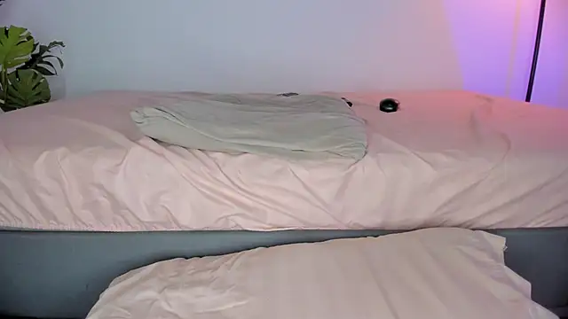 hot booty  online show from March 1, 8:53 pm