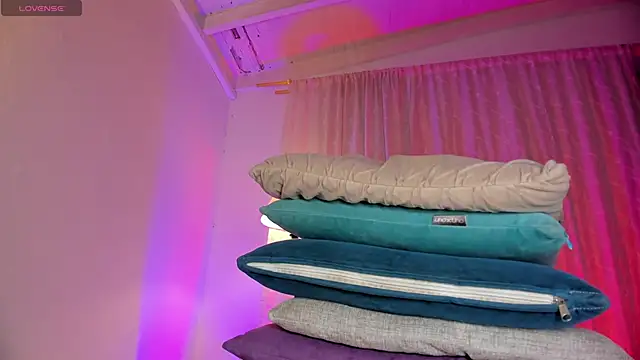 hot booty  online show from March 13, 4:16 am