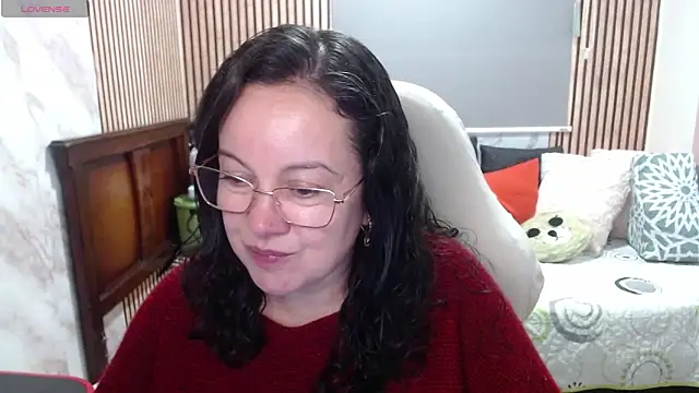 Sonialorens  online show from May 27, 4:36 pm