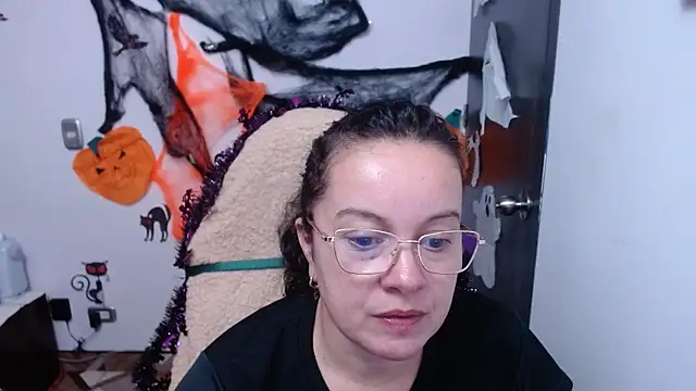 Snapshot of Sonialorens_ chatting on October 30, 4:59 pm Sonialorens online show from October 30, 4:59 pm