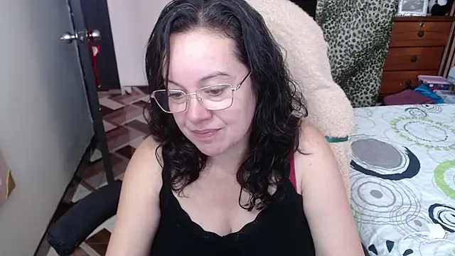 Snapshot of Sonialorens_ chatting on December 16, 2:43 pm Sonialorens online show from December 16, 2:43 pm