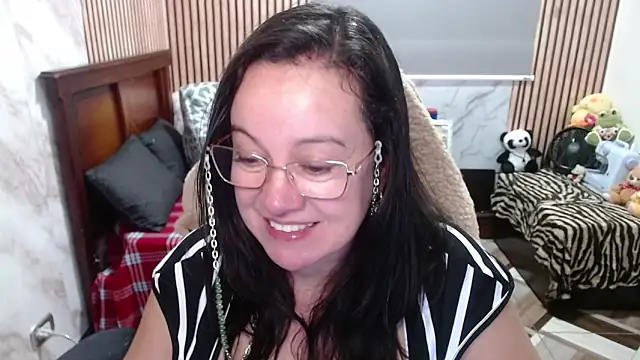 Sonialorens  online show from April 13, 4:33 pm