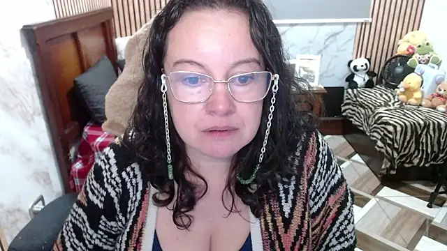 Sonialorens  online show from April 21, 4:35 pm