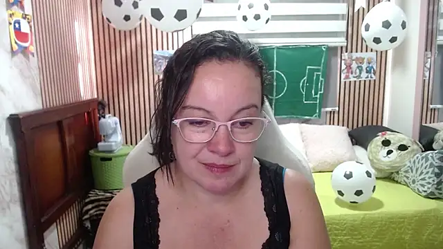 Snapshot of Sonialorens_ chatting on June 11, 9:45 pm Sonialorens online show from June 11, 9:45 pm