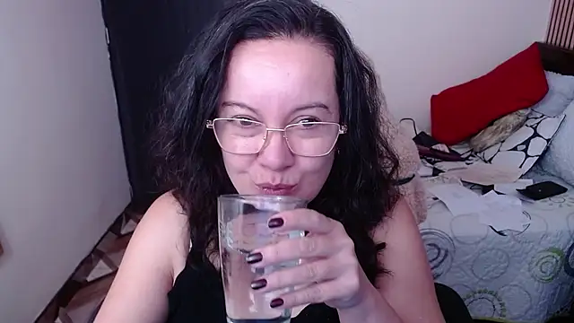 Sonialorens  online show from January 8, 3:07 pm