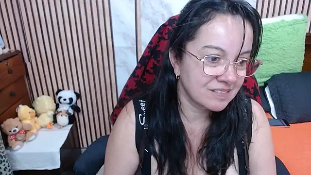 Snapshot of Sonialorens_ chatting on October 4, 8:43 pm Sonialorens online show from October 4, 8:43 pm