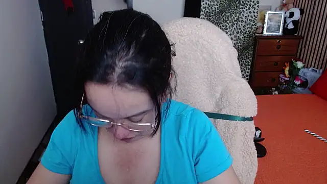 Snapshot of Sonialorens_ chatting on December 3, 2:49 pm Sonialorens online show from December 3, 2:49 pm