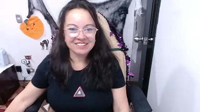 Snapshot of Sonialorens_ chatting on November 2, 11:21 pm Sonialorens online show from November 2, 11:21 pm