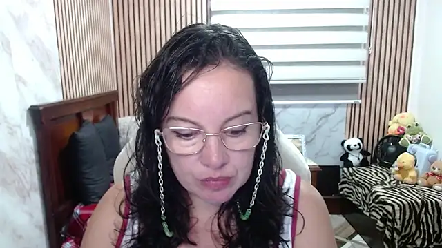 Sonialorens  online show from April 30, 3:41 pm