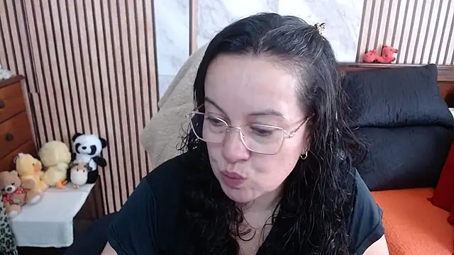 Snapshot of Sonialorens_ chatting on September 30, 3:29 pm Sonialorens online show from September 30, 3:29 pm