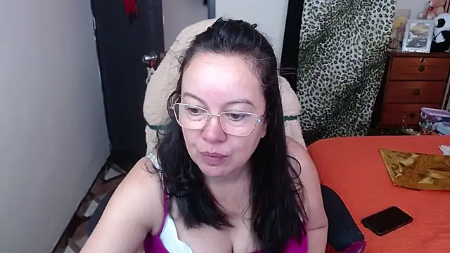 Snapshot of Sonialorens_ chatting on November 30, 12:28 pm Sonialorens online show from November 30, 12:28 pm