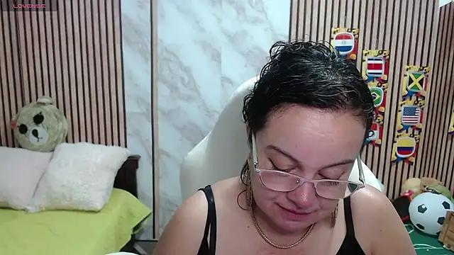 Snapshot of Sonialorens_ chatting on July 8, 4:40 pm Sonialorens online show from July 8, 4:40 pm