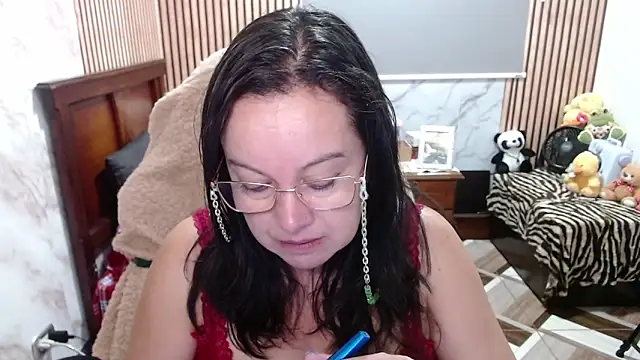 Sonialorens  online show from April 20, 3:35 pm