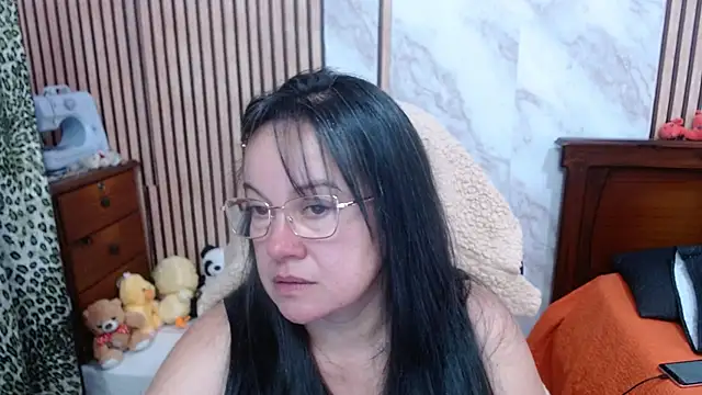Snapshot of Sonialorens_ chatting on October 2, 10:46 pm Sonialorens online show from October 2, 10:46 pm