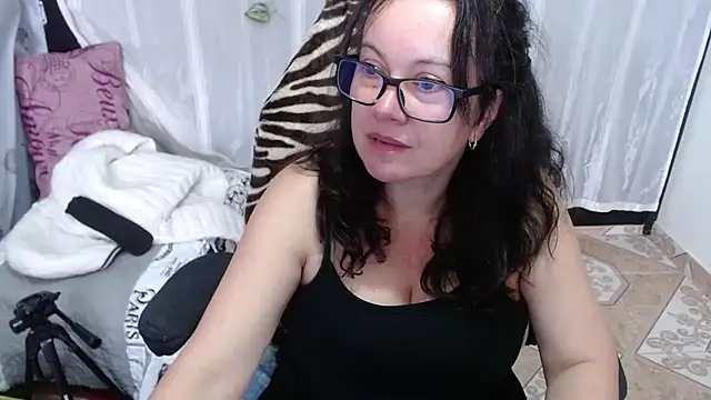 Snapshot of Sonialorens_ chatting on February 1, 6:51 pm Sonialorens online show from February 1, 6:51 pm