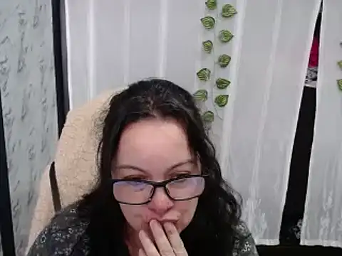 Snapshot of Sonialorens_ chatting on February 27, 2:43 pm Sonialorens online show from February 27, 2:43 pm