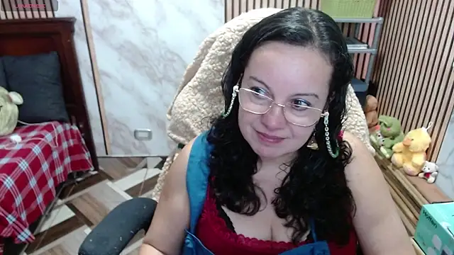 Sonialorens  online show from March 26, 8:18 pm