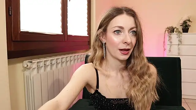 Snapshot of Luna_Riva chatting on March 13, 10:05 am Luna Riva online show from March 13, 10:05 am