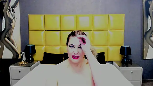 Snapshot of KiraLeila chatting on March 11, 5:13 am KiraLeila online show from March 11, 5:13 am