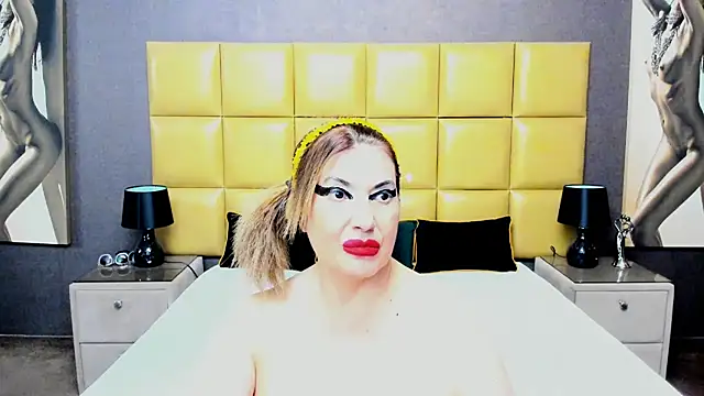 Snapshot of KiraLeila chatting on September 22, 3:29 pm KiraLeila online show from September 22, 3:29 pm