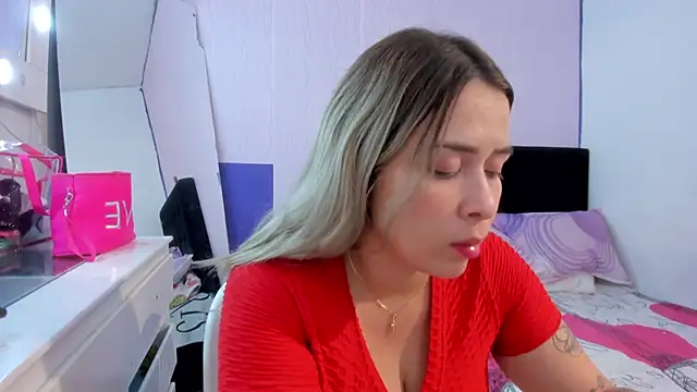 Snapshot of Byanca_Winklar chatting on February 14, 9:32 pm Byanca Winklar online show from February 14, 9:32 pm